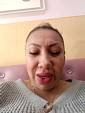 Snapshot of coral_smitth chatting on February 21, 2026, 7:27 pm coral smitth online show from February 21, 2026, 7:27 pm