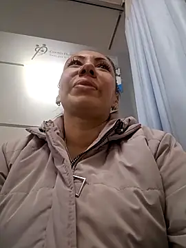 coral smitth online show from November 8, 2025, 1:14 pm