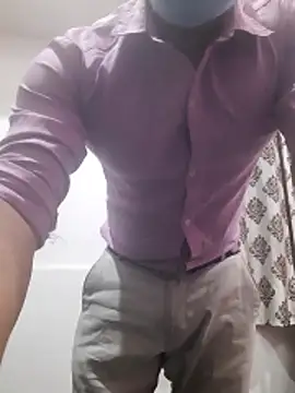 Guyinshortss online show from February 14, 2026, 8:42 pm