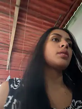 Snapshot of EmmaTorres_ chatting on May 13, 2026, 10:06 pm EmmaTorres online show from May 13, 2026, 10:06 pm