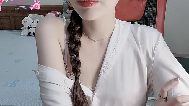 Snapshot of TrinhH_Nabbi chatting on April 11, 2026, 1:37 pm TrinhH Nabbi online show from April 11, 2026, 1:37 pm