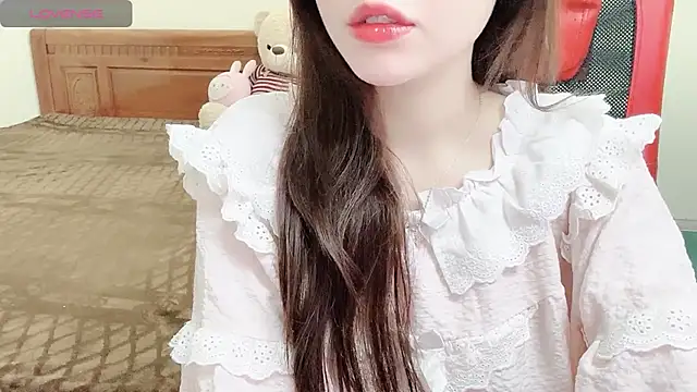 Snapshot of TrinhH_Nabbi chatting on January 19, 2025, 1:01 pm TrinhH Nabbi online show from January 19, 2025, 1:01 pm