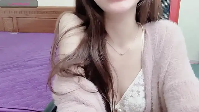 Snapshot of TrinhH_Nabbi chatting on February 19, 2025, 6:22 am TrinhH Nabbi online show from February 19, 2025, 6:22 am