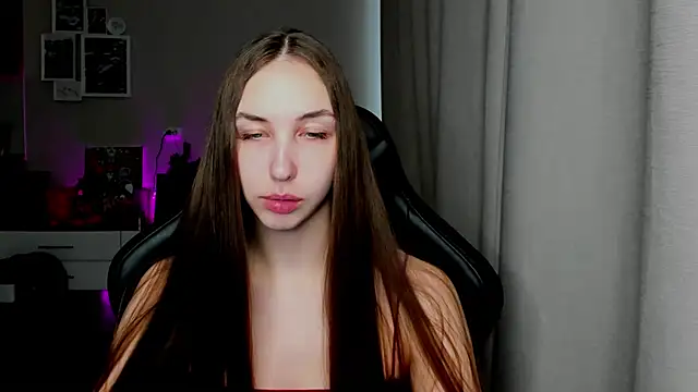Sm0ly online show from May 2, 2026, 1:55 am