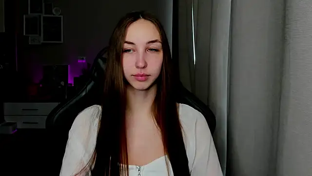 Sm0ly online show from May 18, 2026, 2:55 am