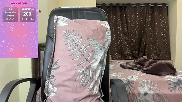 Snapshot of Dazzling__ira chatting on December 20, 2025, 12:24 am Dazzling ira online show from December 20, 2025, 12:24 am