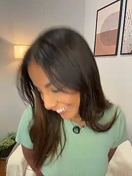 Brownfitbabyy online show from March 18, 2026, 12:19 pm