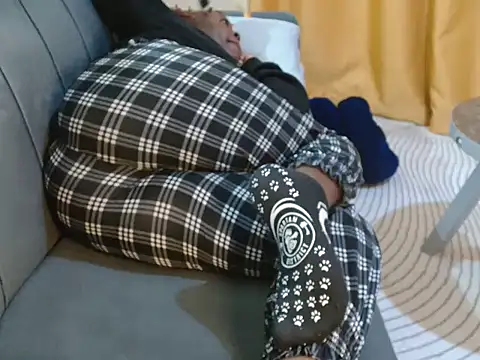 leslysexygirl online show from October 23, 2025, 6:12 am