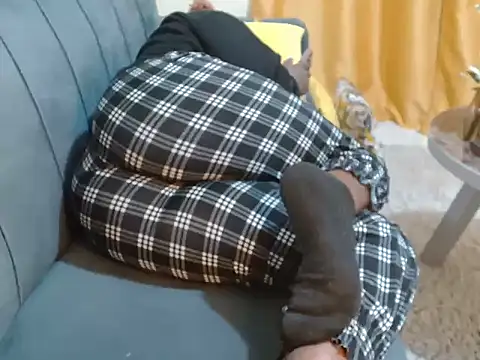 leslysexygirl online show from November 26, 2025, 6:35 am