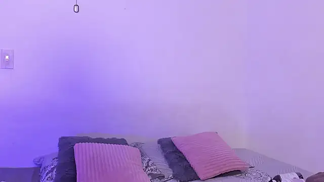 crystalvazquez online show from February 13, 2026, 11:54 am