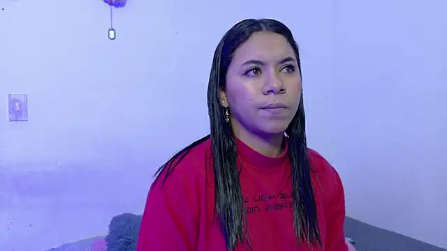 crystalvazquez online show from February 16, 2026, 11:20 am