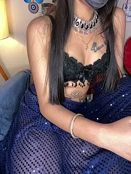 Snapshot of Suhu_love chatting on March 6, 2025, 6:16 pm Suhu love online show from March 6, 2025, 6:16 pm