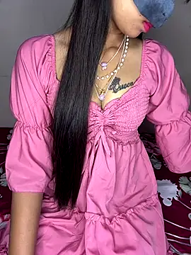 Snapshot of Suhu_love chatting on November 15, 2025, 11:31 pm Suhu love online show from November 15, 2025, 11:31 pm