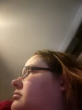 Snapshot of aliceluvzbill chatting on December 2, 2024, 10:18 pm aliceluvzbill online show from December 2, 2024, 10:18 pm