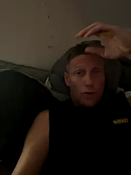 aaronmc311840 online show from September 29, 2025, 3:24 am