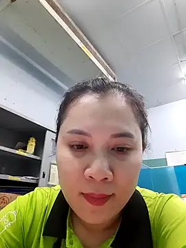 Snapshot of Benlla2802 chatting on December 9, 2024, 4:58 pm Benlla2802 online show from December 9, 2024, 4:58 pm