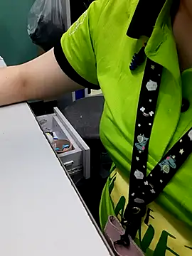 Snapshot of Benlla2802 chatting on December 6, 2024, 9:07 pm Benlla2802 online show from December 6, 2024, 9:07 pm