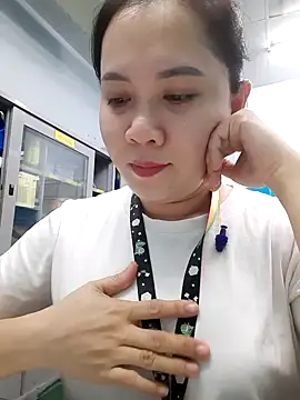 Snapshot of Benlla2802 chatting on December 17, 2024, 7:59 pm Benlla2802 online show from December 17, 2024, 7:59 pm