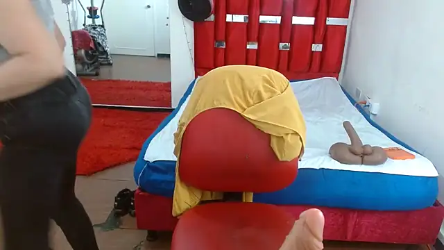 Snapshot of krystal_thomson chatting on November 14, 2025, 4:21 pm krystal thomson online show from November 14, 2025, 4:21 pm