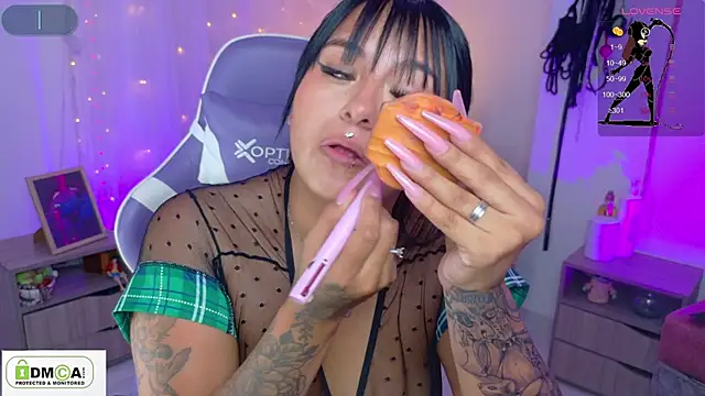 Snapshot of Miss_scarllet_ chatting on May 26, 2026, 1:31 pm Miss scarllet online show from May 26, 2026, 1:31 pm