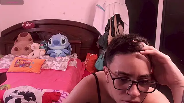 Snapshot of Cutie_Shy_ chatting on September 9, 2025, 6:17 pm Cutie Shy online show from September 9, 2025, 6:17 pm