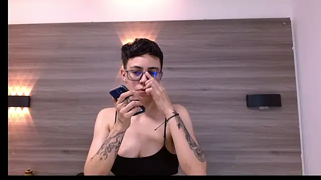 Snapshot of Cutie_Shy_ chatting on March 17, 2025, 7:37 pm Cutie Shy online show from March 17, 2025, 7:37 pm