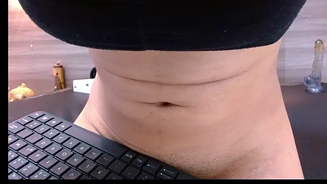 Snapshot of Cutie_Shy_ chatting on March 18, 2025, 1:46 am Cutie Shy online show from March 18, 2025, 1:46 am