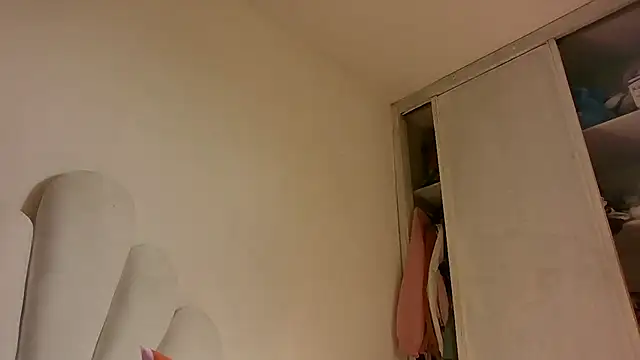 Cutie Shy  online show from July 10, 2026, 1:33 pm