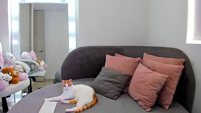 Snapshot of GabyFerrerr chatting on February 2, 2025, 9:23 pm GabyFerrerr online show from February 2, 2025, 9:23 pm