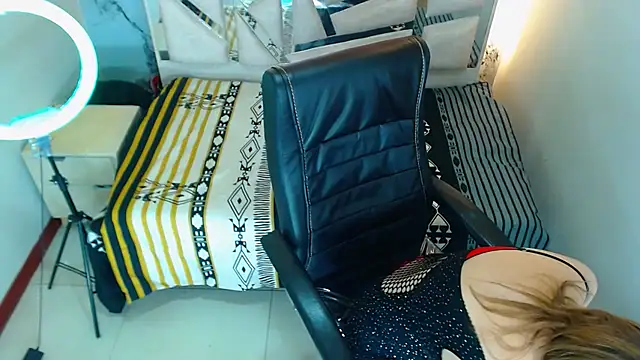 Salome Milf202 online show from November 6, 2025, 3:32 am