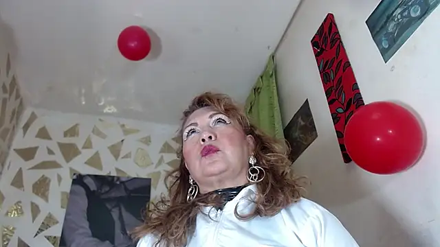 Snapshot of Kazsandraa chatting on February 23, 2026, 4:58 am Kazsandraa online show from February 23, 2026, 4:58 am