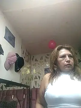 Snapshot of Kazsandraa chatting on February 21, 2026, 3:30 am Kazsandraa online show from February 21, 2026, 3:30 am