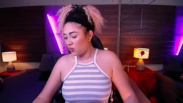 Snapshot of Kateryn_ chatting on March 8, 2025, 9:08 pm Kateryn online show from March 8, 2025, 9:08 pm
