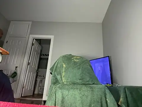 ChiRaqb8 online show from February 12, 2026, 12:54 am