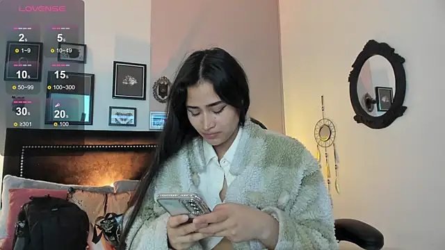 Snapshot of lara_madisson chatting on September 12, 2025, 12:11 am lara madisson online show from September 12, 2025, 12:11 am