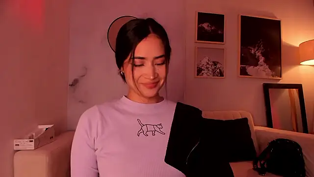 lara madisson online show from February 17, 2026, 6:00 am