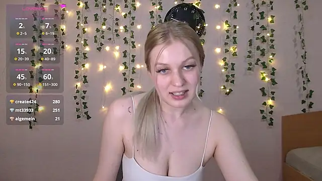 EmiliaDuchess online show from March 8, 2025, 1:14 pm