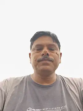 Snapshot of Srmotrs chatting on June 19, 2026, 11:49 am Srmotrs online show from June 19, 2026, 11:49 am