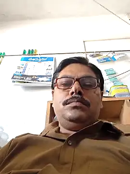 Snapshot of Srmotrs chatting on June 2, 2026, 5:40 am Srmotrs online show from June 2, 2026, 5:40 am