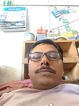 Snapshot of Srmotrs chatting on May 22, 2026, 6:33 am Srmotrs online show from May 22, 2026, 6:33 am