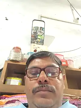 Srmotrs online show from November 9, 2025, 1:37 pm