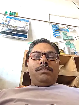 Snapshot of Srmotrs chatting on April 24, 2026, 5:09 am Srmotrs online show from April 24, 2026, 5:09 am