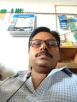 Snapshot of Srmotrs chatting on May 4, 2026, 12:08 pm Srmotrs online show from May 4, 2026, 12:08 pm