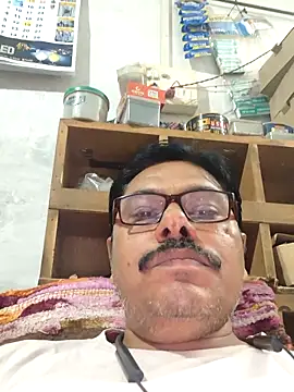 Snapshot of Srmotrs chatting on May 7, 2026, 1:58 pm Srmotrs online show from May 7, 2026, 1:58 pm
