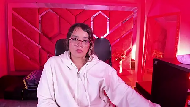 Snapshot of Olivia_Fox69 chatting on March 2, 2026, 2:34 am Olivia Fox69 online show from March 2, 2026, 2:34 am