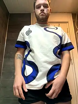 Snapshot of Franso13 chatting on January 12, 2026, 8:47 pm Franso13 online show from January 12, 2026, 8:47 pm