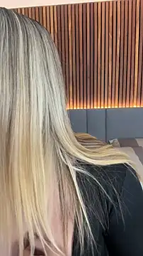 Snapshot of EmiilyAdams_ chatting on April 8, 2026, 9:38 pm EmiilyAdams online show from April 8, 2026, 9:38 pm