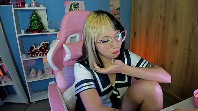 Snapshot of Artic_love chatting on March 20, 2025, 6:52 am Artic love online show from March 20, 2025, 6:52 am