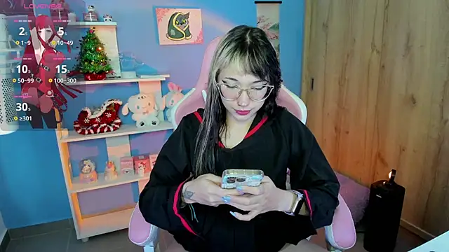 Snapshot of Artic_love chatting on January 21, 2025, 6:11 am Artic love online show from January 21, 2025, 6:11 am