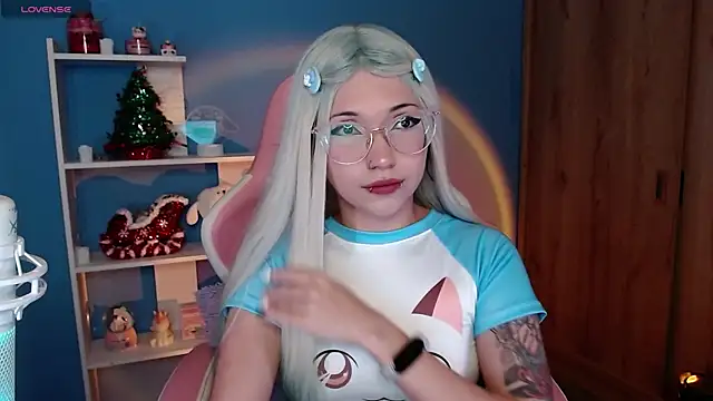 Snapshot of Artic_love chatting on December 19, 2024, 12:02 am Artic love online show from December 19, 2024, 12:02 am